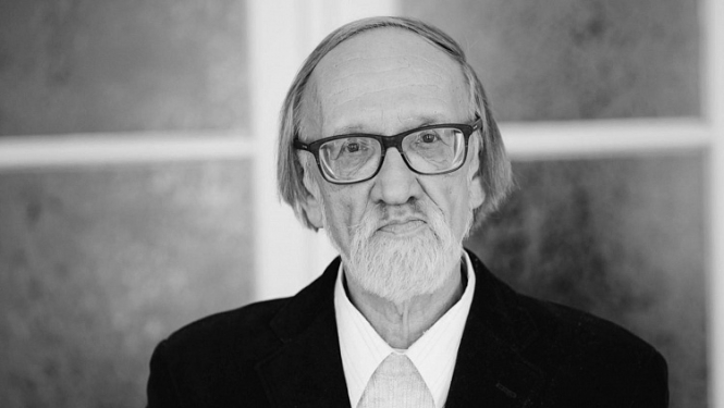 Atvadu vārdi, dzejnieku Leonu Briedi mūžībā pavadot