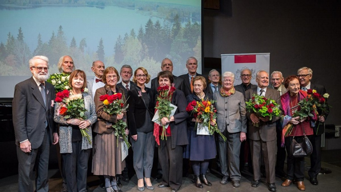 Dace Melbārde pasniegusi atzinības rakstus 20 izcilām kultūras personībām