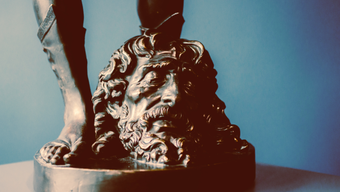 Latvijas Nacionālā mākslas muzeja Antīkās un renesanses tēlniecības nolējumu ekspozīcijā “Skulptūru mežs” apskatāmā darba fragments. Foto: Kristiāna Zelča