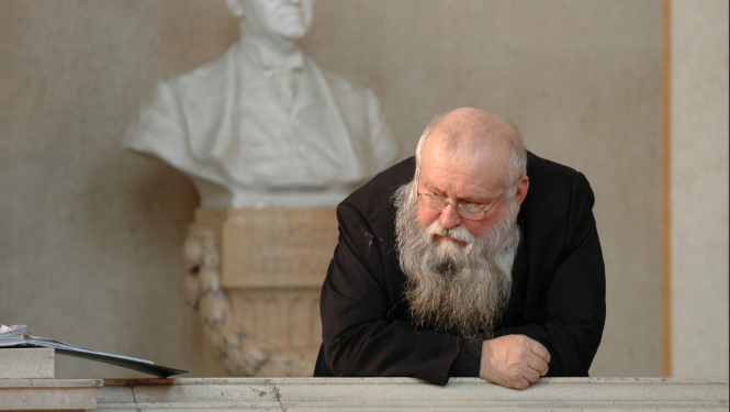 Hermanis Ničs (Hermann Nitsch). Akcionisms Vīnes Burgteātrī. 2005. Foto: Georgs Soleks (Georg Soulek)