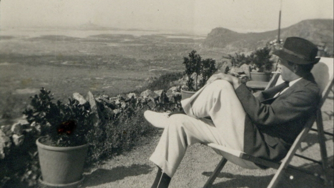 Jāzeps Grosvalds in Jersey in 1911. Photograph from the Memorial Collection of Jāzeps Grosvalds, Latvian National Museum of Art, Riga. Publicity photo