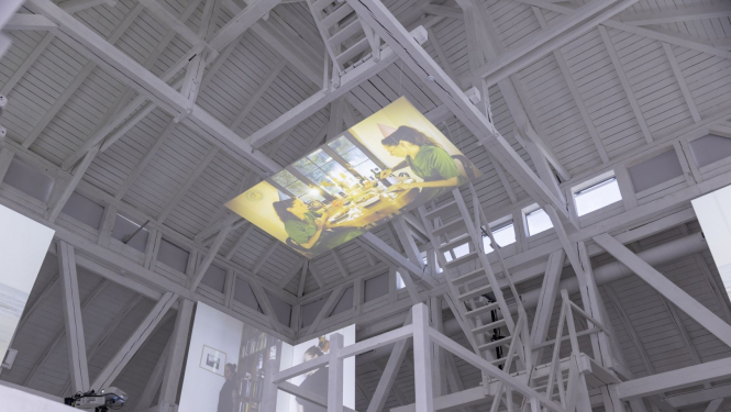 Izstāde, mākslas darbs telpā