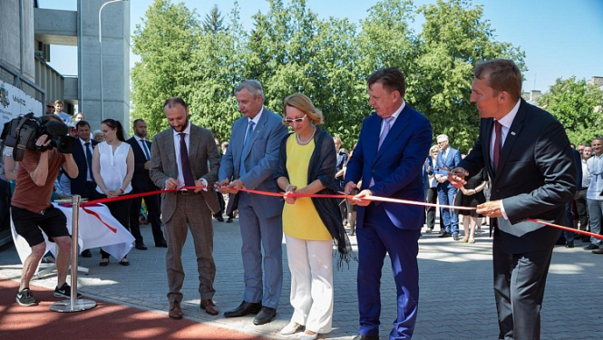 Svinīgā pasākumā atklātas atjaunotās Daugavas stadiona tribīnes