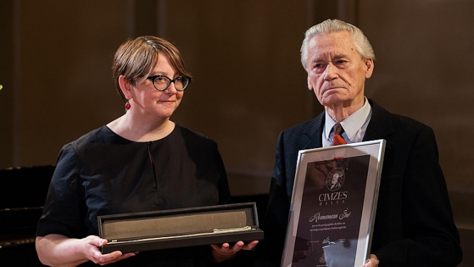 Apbalvoti 2019. gadā starptautiskus panākumus guvušie kultūrizglītības nozares skolēni, ar Cimzes balvu godināti divi izcili skolotāji