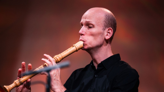 Mūziķis uz skatuves