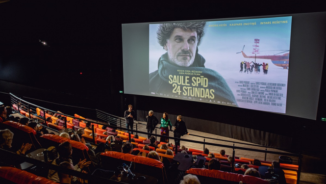 Filmas „Saule spīd 24 stundas” seanss