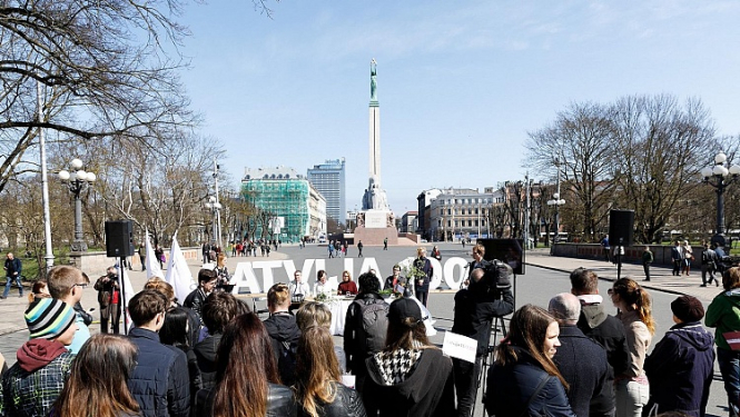 Ar spilgtām personībām un daudzveidīgu programmu piesaka Brīvības mēnesi