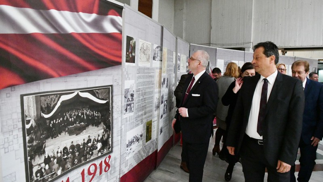 Latvijas Nacionālā arhīva izstādes “Mēs gribam būt brīvi, mēs būsim brīvi!” atklāšana Sv. Kirila un Metodija universitātē Skopjē, foto: Ilmārs Znotiņš