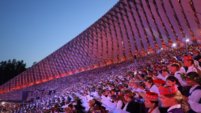 Koris Dziesmusvētku estrādē