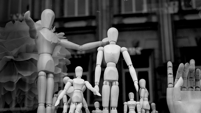 Pusgada laikā atbalsta pasākumos piedalījušās personas no 16 valstīm