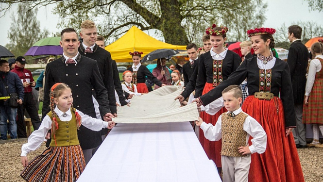 Šogad Baltā galdauta svētkus svinējuši 500 tūkstoši cilvēku