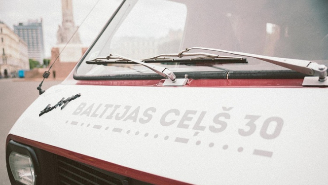 Ar vērienīgiem pasākumiem visā Latvijā atzīmē Baltijas ceļa 30 gadu jubileju