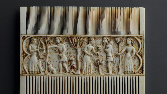 Laika ainas ziloņkaula ķemmē. Milāna vai Venēcija, 14. gs. Krāsots un apzeltīts ziloņkauls. Madamas pils mākslas kolekcija, Turīna, Itālija. Publicitātes foto