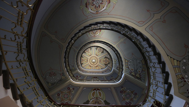  Kāpnes uz J.Rozentāla un R.Blaumaņa muzeju Alberta ielā 12-9, Rīgā.