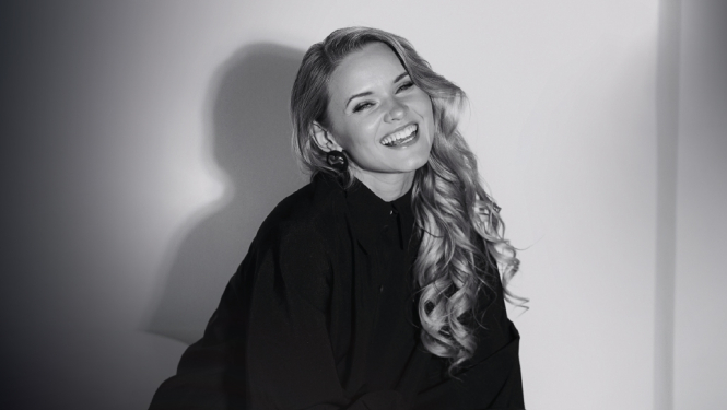 Melnbalts Beātes Zviedres attēls