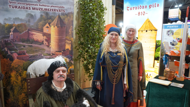 Turaidas muzejrezervāta pārstāvji starptautiskajā tūrisma izstādē “Balttour 2025”, foto: Maira Dudareva
