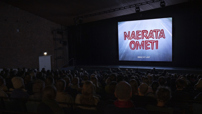 Filmas "Pasmaidi beidzot / Naerata ometi” (1985) restaurētās versijas pirmizrāde festivāla programmas "Berlinale Classics" ietvaros