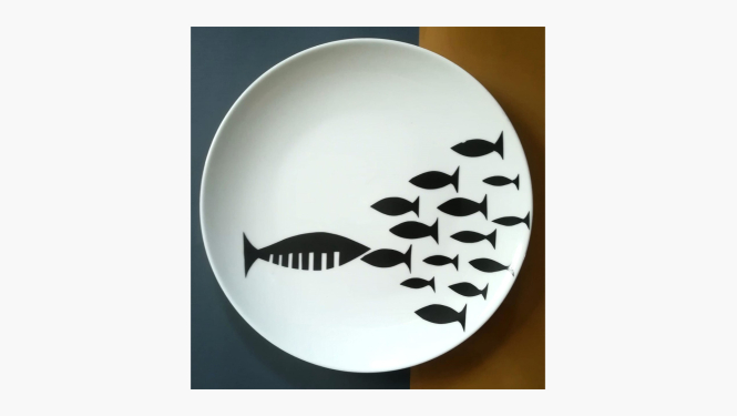 Dace Ziemele. “Jūrā”. Porcelāns, apgleznojums.