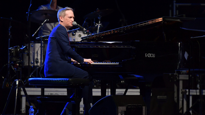 Britu džeza vokālists, pianists un komponists Entonijs Strongs (Anthony Strong)