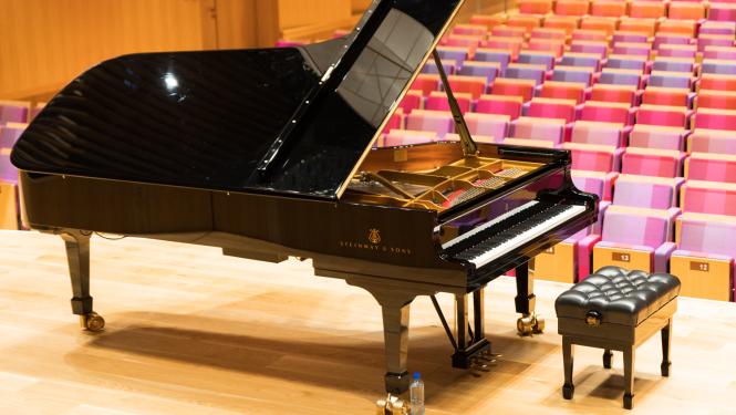 Flīģelis koncertzālē Latvija