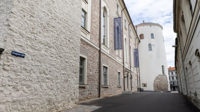 Ieeja LNVM Rīgas pilī no Daugavas gātes puses