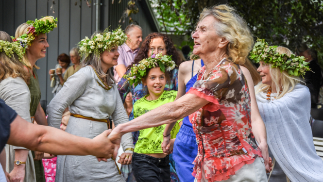 Saulgriežu ielīgošanas pasākums Raiņa un Aspazijas vasarnīcā