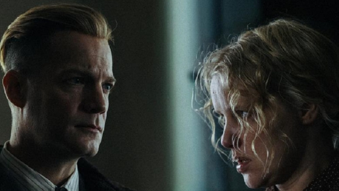 Kadrs no filmas, kadrā aktieri Itajs Tirans un Džoanna Kuliga 