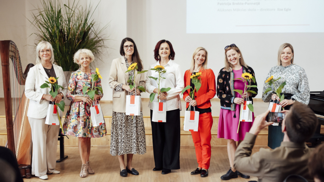 Jaunie izglītības iestāžu vadītāji Latvijas profesionālās ievirzes un profesionālās vidējās kultūrizglītības iestāžu vadības sanāksmē Ogrē