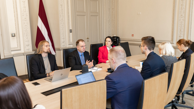 KM un IZM parstāvju tikšanās par profesionālās izglītības jautājumiem KM Lielajā zālē