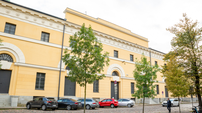 Latvijas Nacionālā mākslas muzeja izstāžu zāles “Arsenāls” fasāde