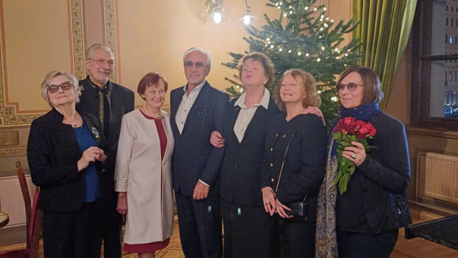 Latvijas Teātra Zelta fonda godināšanas pasākuma dalībnieki - grupas foto