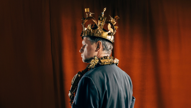 Iestudējuma titullomas atveidotājs Latvijas Nacionālās operas solists Jānis Apeinis, foto: Aiga Rēdmane