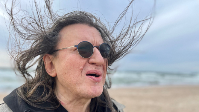 Juris Kulakovs pie jūras, foto: Uldis Cekulis