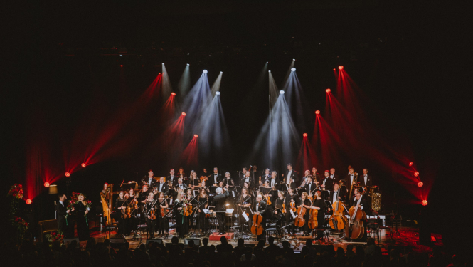 Liepājas Simfoniskais orķestris ar koncertprogrammas “Mārtiņš Brauns. Dziesma par spēli” solistiem uz Latgales vēstniecības “Gors” skatuves