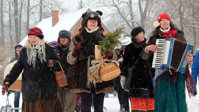 Meteņu svinības Turaidas muzejrezervāta apkārtnē
