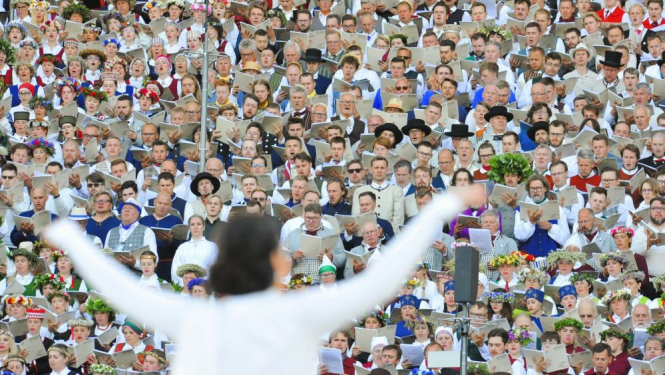 Koru kolektīvi koncertā, foto: LNKC arhīvs