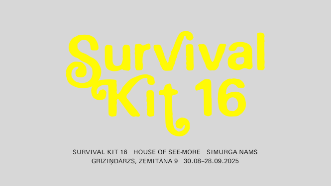 Survival Kit 16 vizuālā identitāte ar tekstu dzeltenā krāsā uz gaiši pelēka fona "Survival Kit 16"