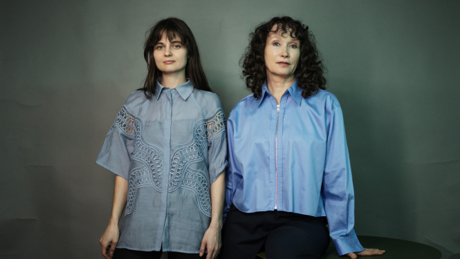 “Survival Kit 17” kuratores (no kreisās) Simona Markele Dvorāka un Elena Sorokina. Foto: Jérôme Bonnet