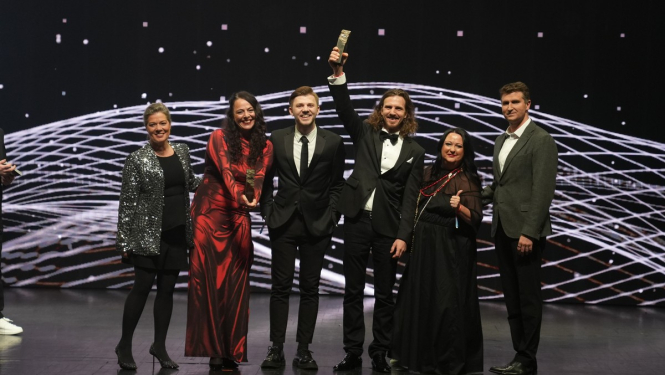 Radošā apvienība “Skudras Metropole” sadarbībā ar dizaina risinājumu uzņēmumu “Don't Panic” saņem balvu konkursā “Heavent Awards 2025” Kannās