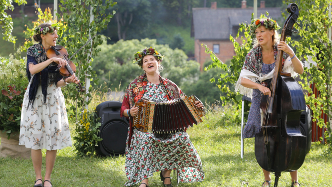 Tautas mūzikas kolektīvs