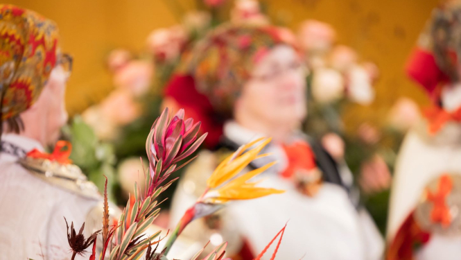 Asociatīvs attēls ar sievietēm tautastērpos