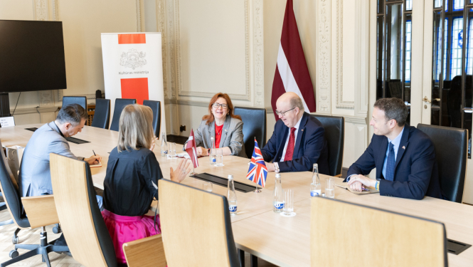 Ministre Agnese Lāce tiekas ar Lielbritānijas un Ziemeļīrijas Apvienotās Karalistes ārkārtējo un pilnvaroto vēstnieku Latvijas Republikā V.E. Polu Bramelu