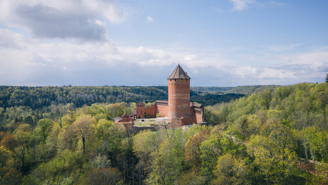 Turaidas pils un apkārtne