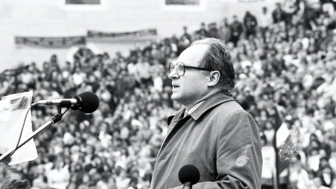 Akadēmiķa Jāņa Stradiņa uzruna Tautas manifestācijā 1988. gada 6. oktobrī Mežaparkā