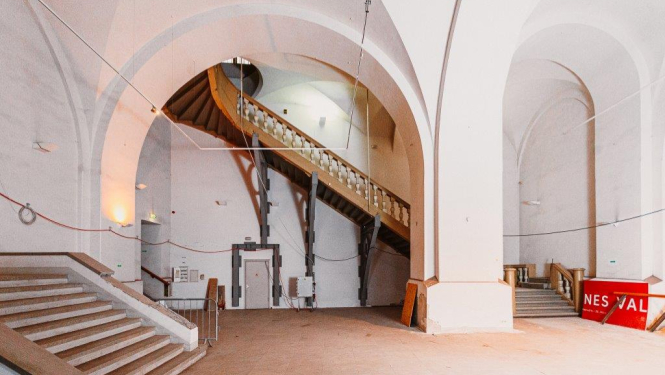 Arsenāla fasāde un iekštelpas (esošais stāvoklis pie uzsāktiem būvdarbiem), VNĪ publicitātes foto