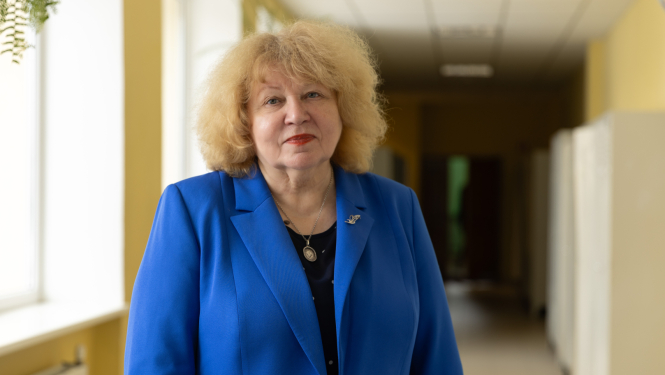 Latviešu valodas un literatūras skolotāja, Latgaliešu valodas, literatūras un kultūrvēstures skolotāju asociācijas vadītāja Veronika Dundure.