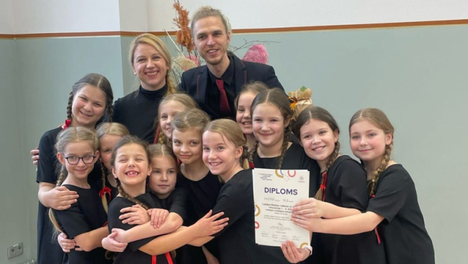 LMMDV kora klases meiteņu ansamblis