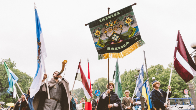 Starptautiskā folkloras festivāla “Baltica” dalībnieku gājiens, foto: Oskars Artūrs Upenieks