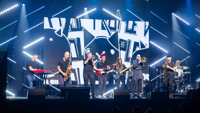 Mūziķi uz skatuves "Riga Music Week" atklāšanā