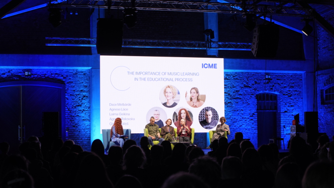 Starptautiskās mūzikas izglītības konferences diskusija ICME Hanzas Peronā, uz skatuves Laima Geikina, Dace Melbārde, Agnese Lāce,Ģirts Ozoliņš, Agnese Rakovska